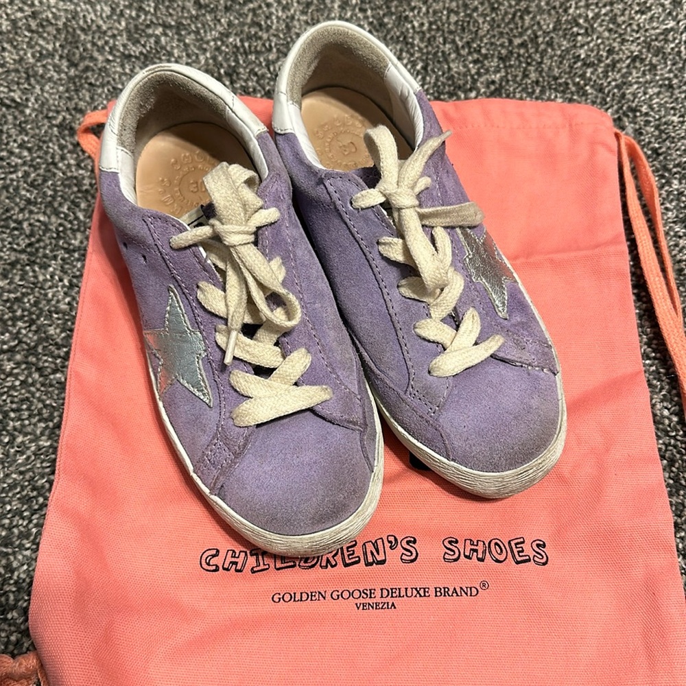 Golden goose super star lyllium suede/silver star size 30. Comes with box